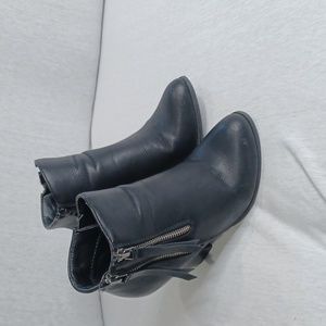 Journee Collection Black Ankle Boots Size 7